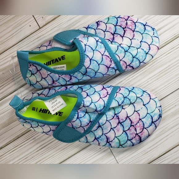 Hiitave kids swim shoes size 2/3. New without tags. - Picture 2 of 6